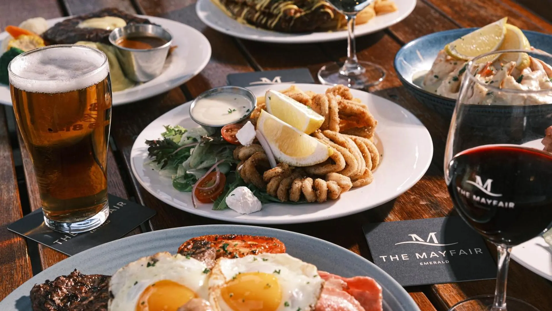 The Mayfair אמרלד מלון
