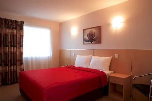**** Hotel The Mayfair Emerald Australia